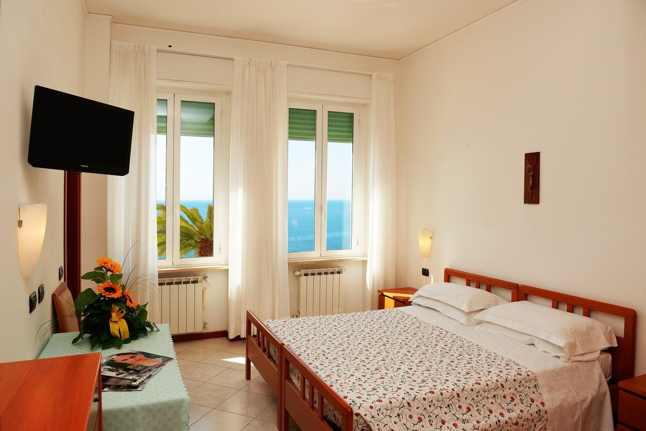 Casa Fatebenefratelli Hotel Varazze Buitenkant foto