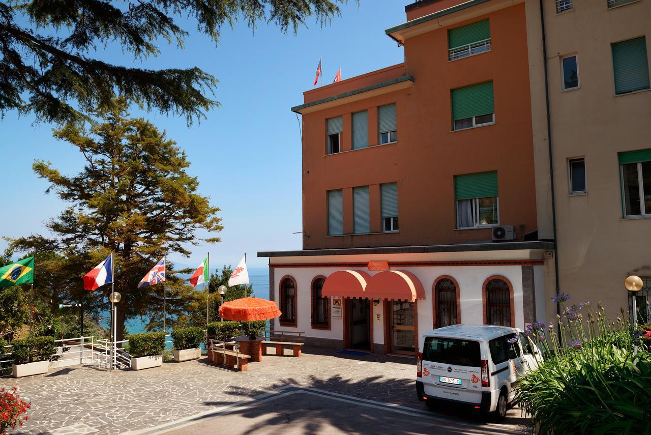 Casa Fatebenefratelli Hotel Varazze Buitenkant foto
