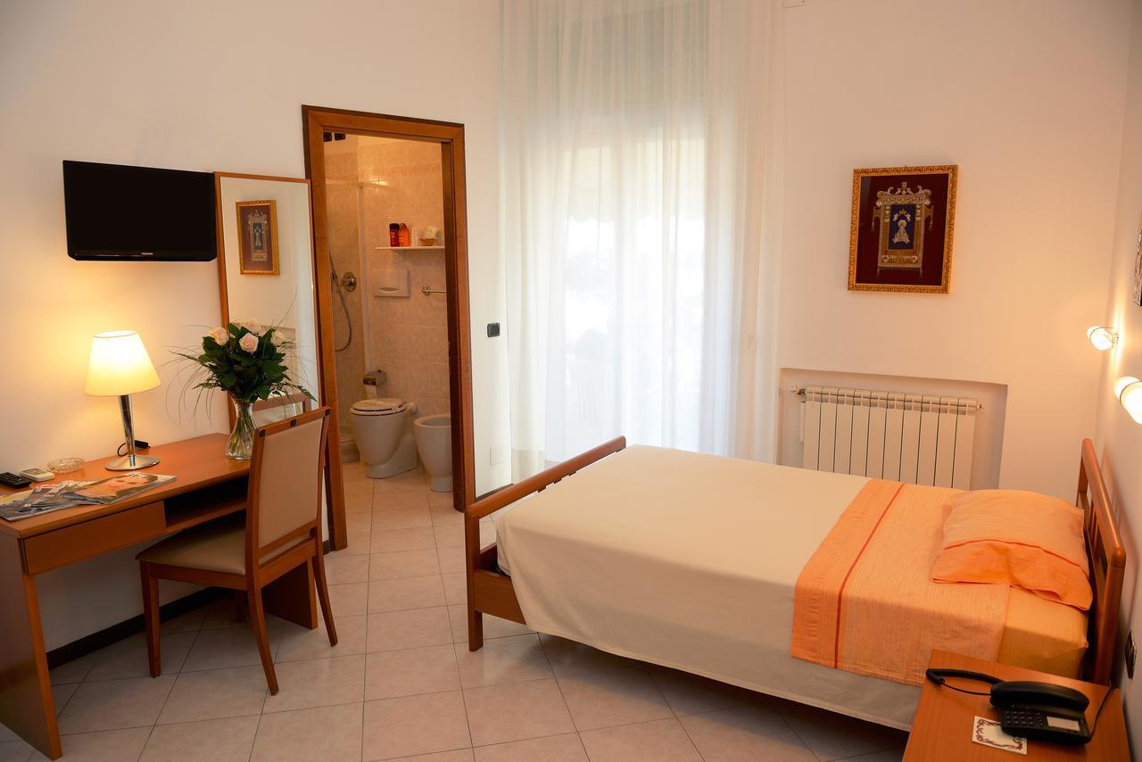 Casa Fatebenefratelli Hotel Varazze Buitenkant foto