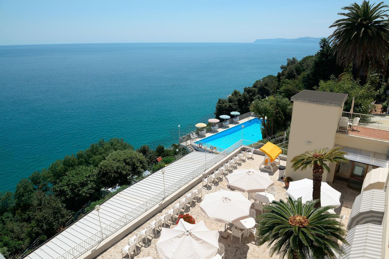 Casa Fatebenefratelli Hotel Varazze Buitenkant foto