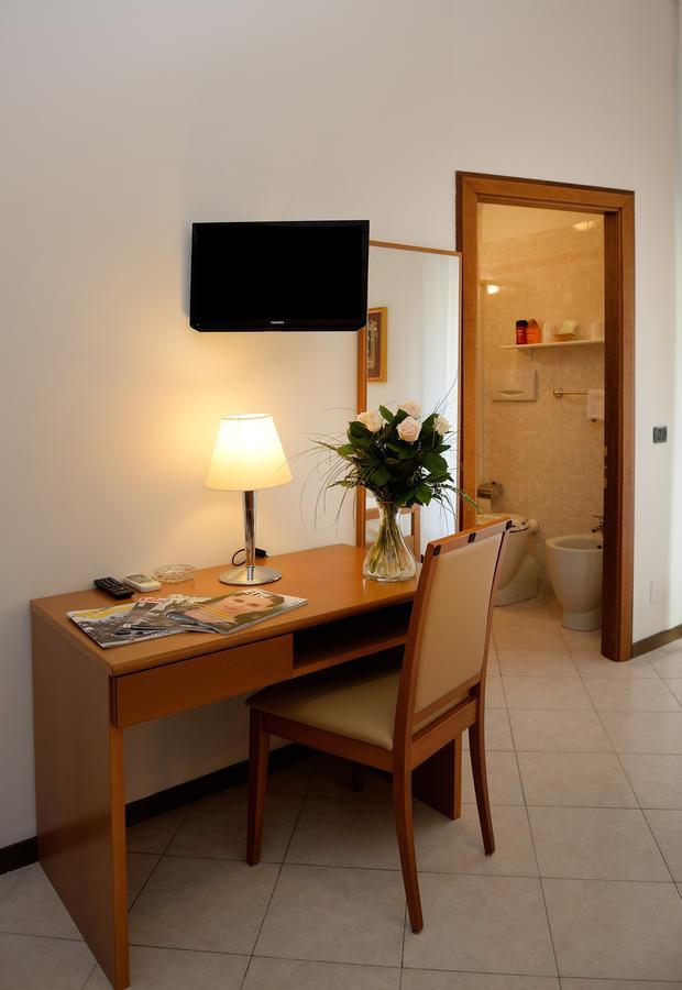 Casa Fatebenefratelli Hotel Varazze Buitenkant foto