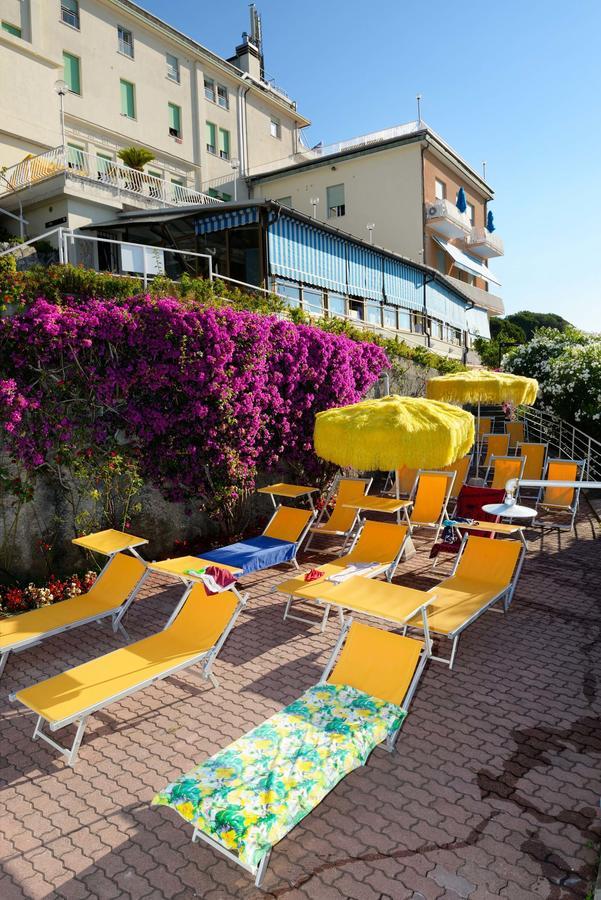 Casa Fatebenefratelli Hotel Varazze Buitenkant foto