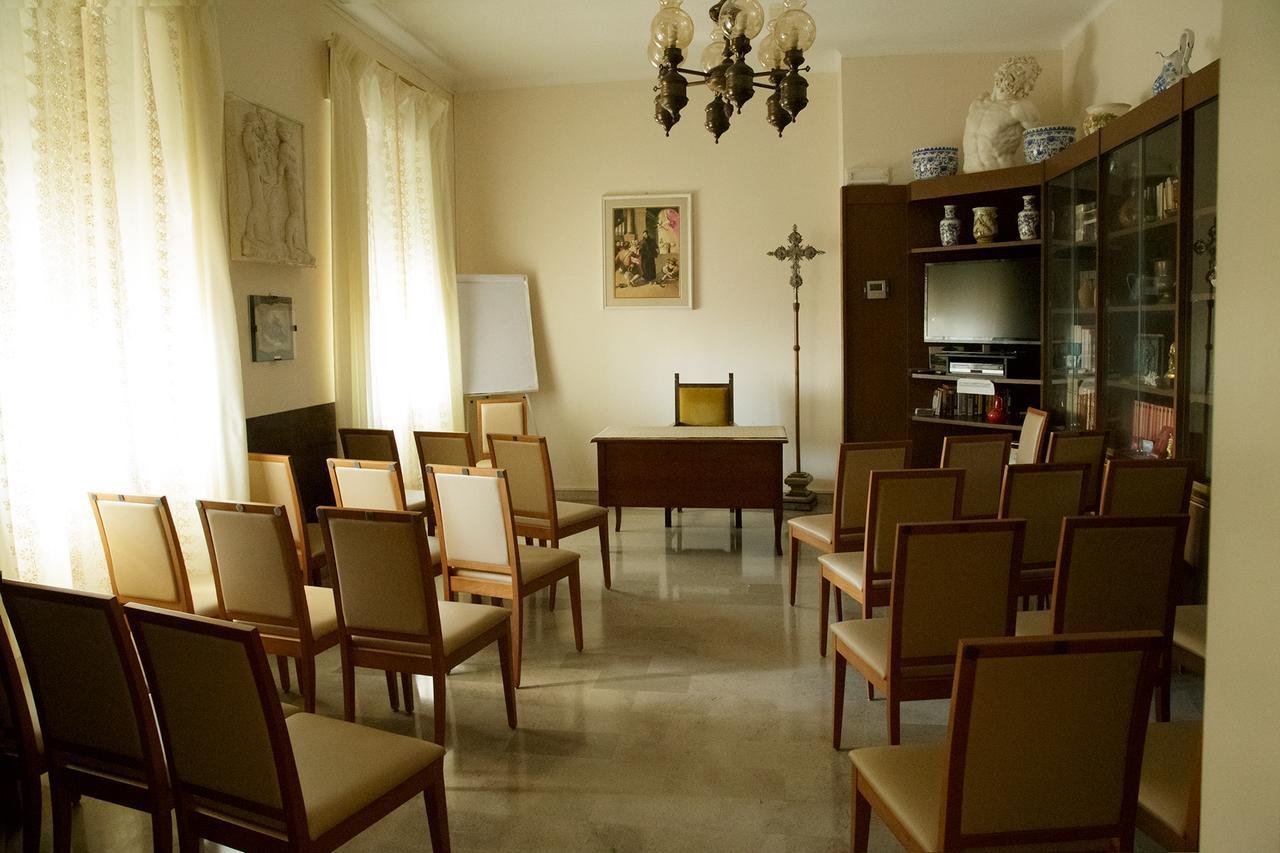 Casa Fatebenefratelli Hotel Varazze Buitenkant foto